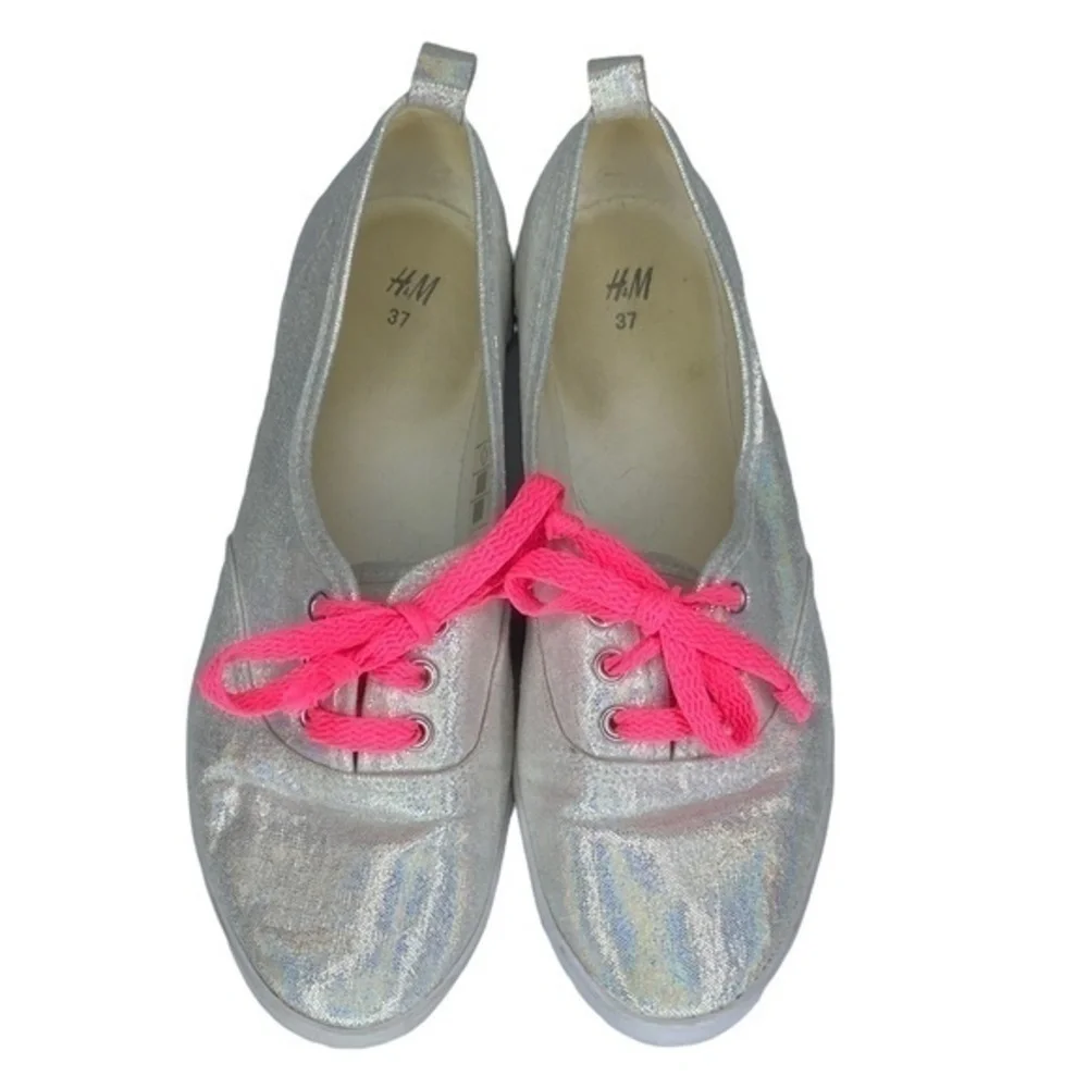 H&M Shoes Iridescent Metallic Slip On Sneakers with Neon Pink Shoe Laces Size‎ 6